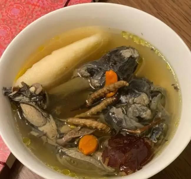 冬蟲夏草和哪些食材可以一起煲湯？
