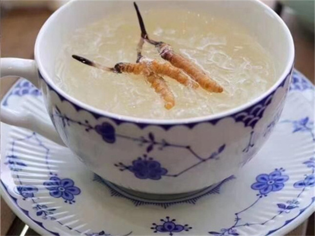 冬蟲(chóng)夏草與何種酒搭配最佳？冬蟲(chóng)夏草泡酒的3種選擇