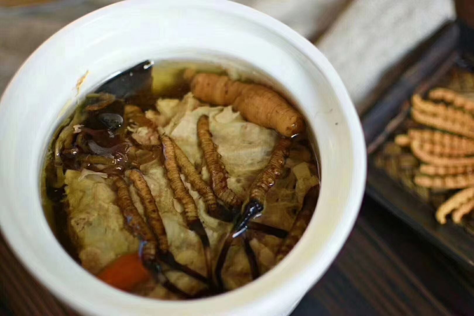 冬蟲夏草怎么食用？