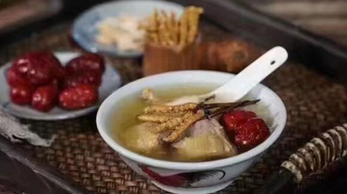 冬蟲夏草燉鮮筍：鮮香滋補的養(yǎng)生佳肴