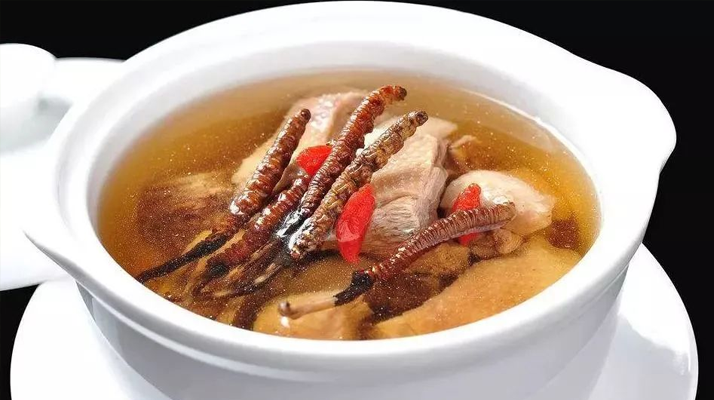 冬蟲夏草煲湯的最佳季節(jié)，喝對事半功倍