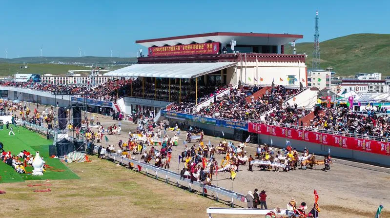 2025年那曲市恰青賽馬節(jié)開幕了