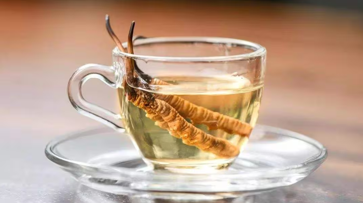 一斤白酒泡多少冬蟲(chóng)夏草合適？科學(xué)配比與泡制指南