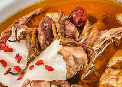 東強(qiáng)堂滋補(bǔ)方：冬蟲(chóng)夏草配西洋參，燉出秋冬好元?dú)?> </div>
            <div   id=